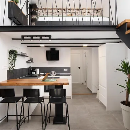K-apartments * פולה
